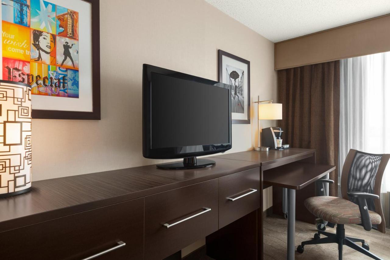 Holiday Inn Boston - Cambridge Area By Ihg Somerville Exterior foto