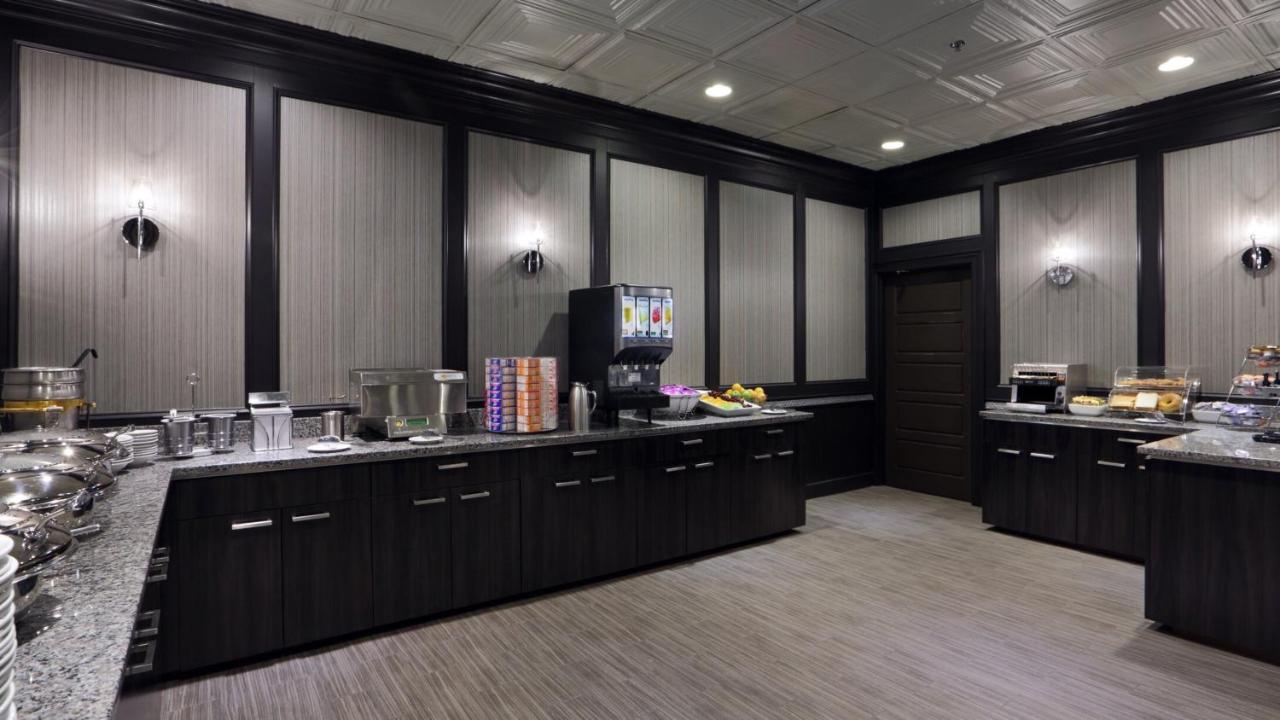 Holiday Inn Boston - Cambridge Area By Ihg Somerville Exterior foto